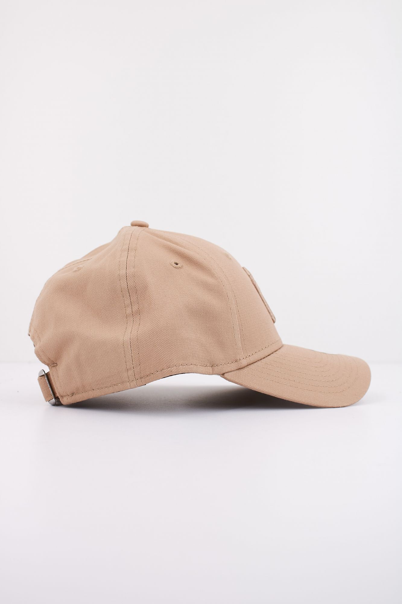 NEW ERA LGE ESS 9F OSFM en color BEIS (2)