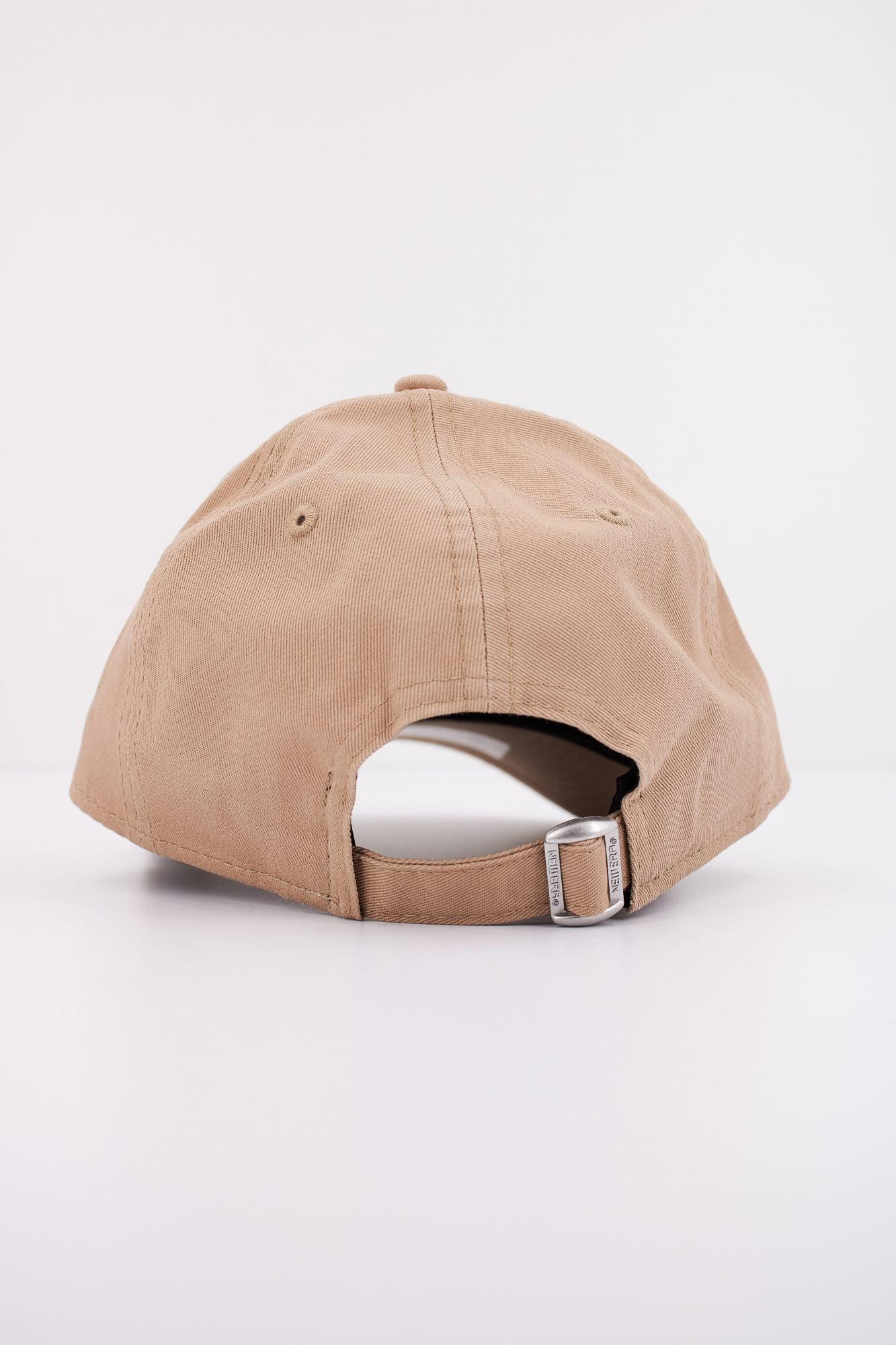 NEW ERA LGE ESS 9F OSFM en color BEIS (3)