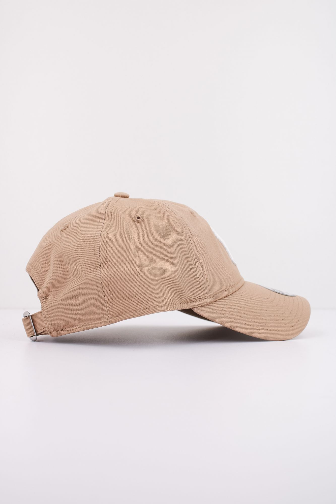 NEW ERA NOS LEAGUE ESS 9TWE OSFM en color MARRON (2)