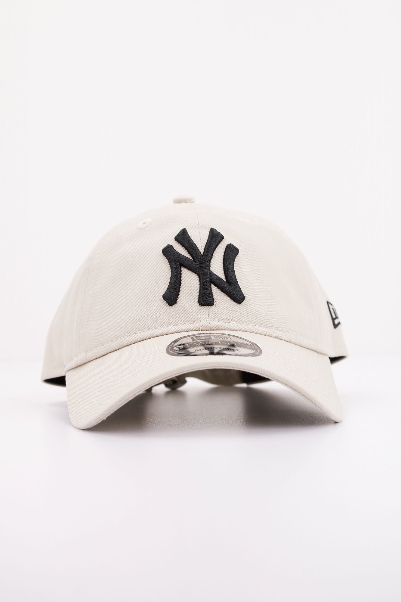 NEW ERA NOS LEAGUE ESS en color BEIS (1)