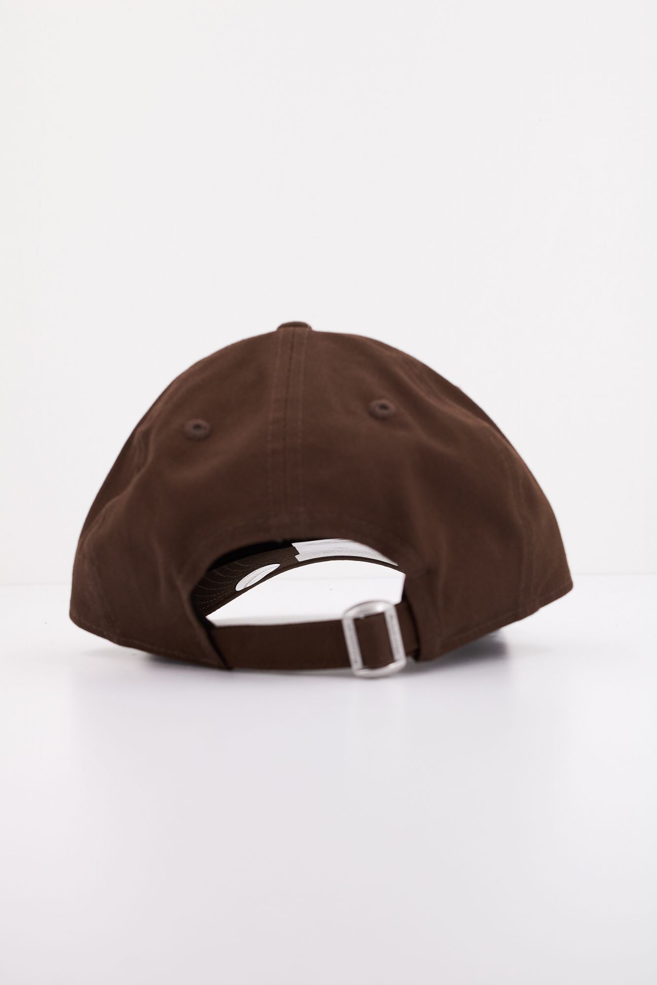 NEW ERA NOS LEAGUE ESS en color MARRON (3)
