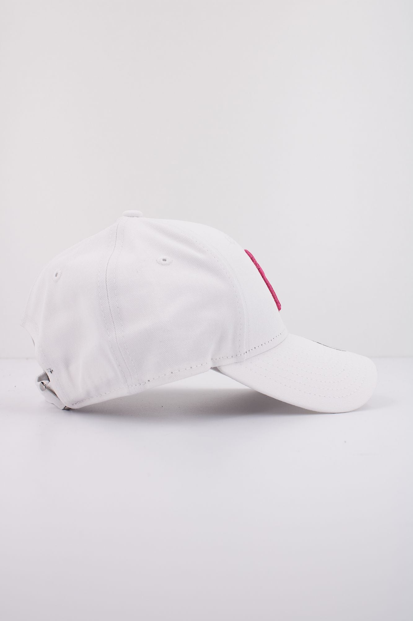 NEW ERA LEAGUE ESS 9FO OSFM en color BLANCO (2)