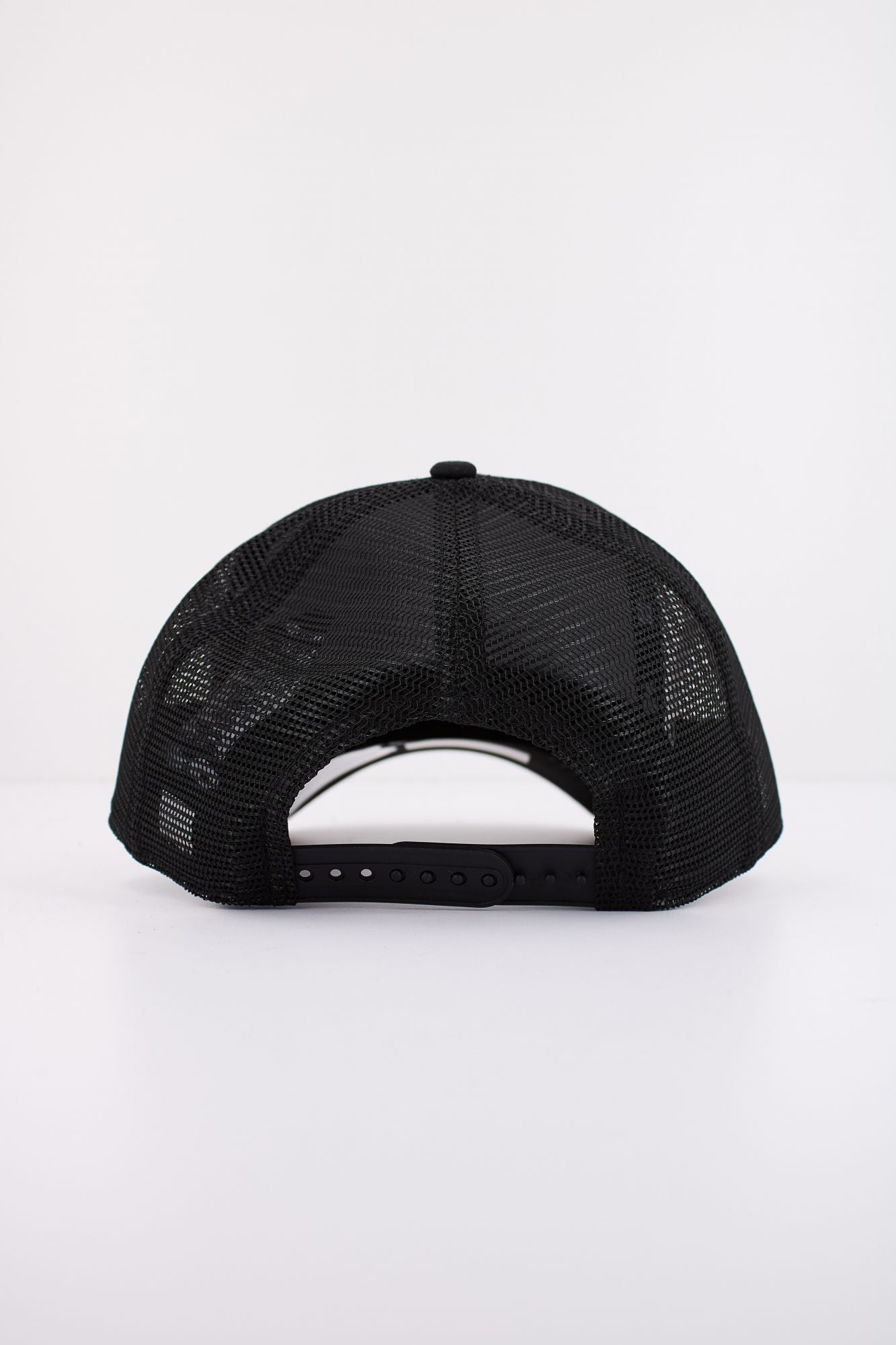 NEW ERA METALLIC TRUCK OSFM en color NEGRO (3)