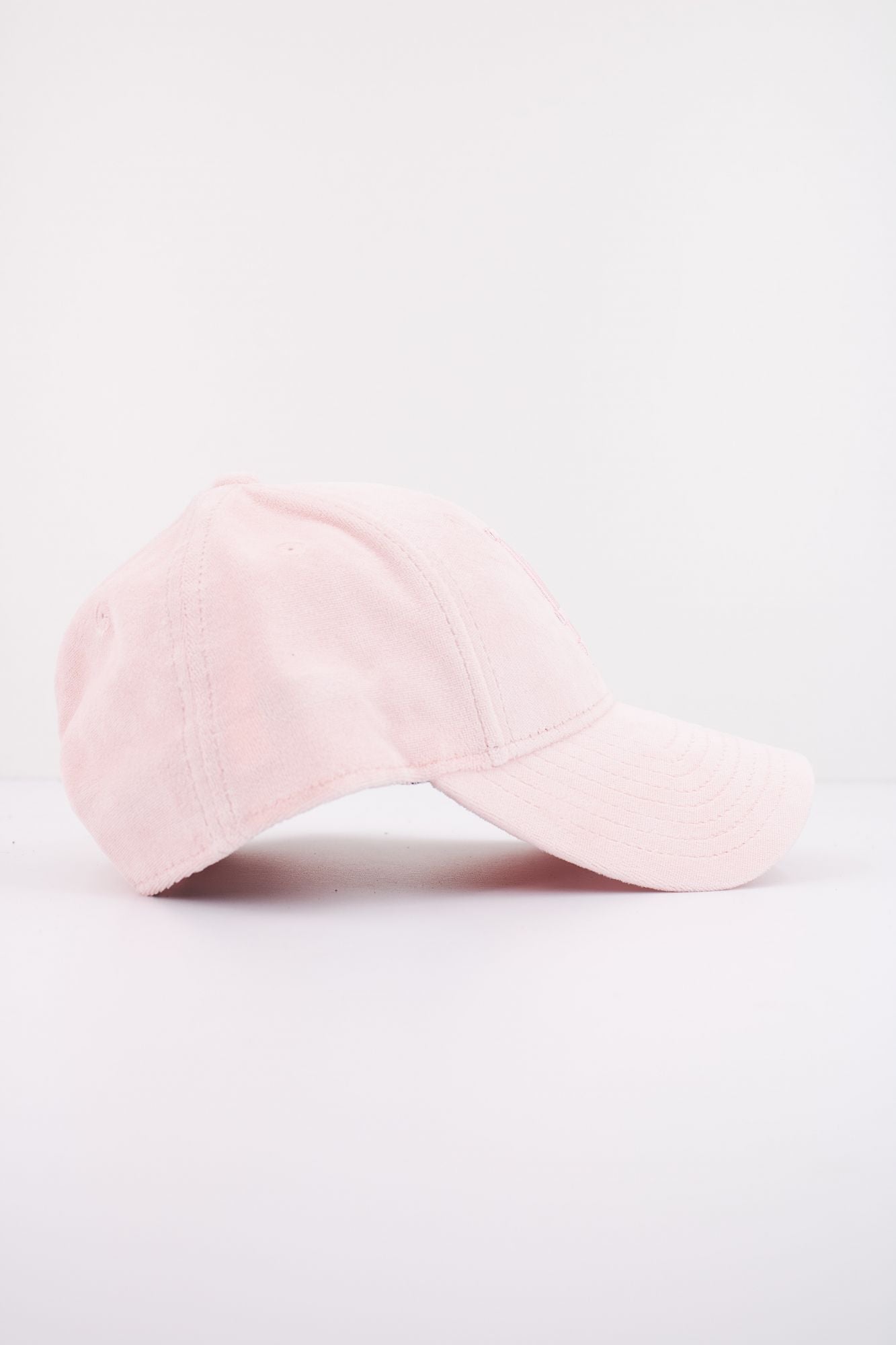 NEW ERA VELOUR 9FORTY OSFM en color ROSA (2)
