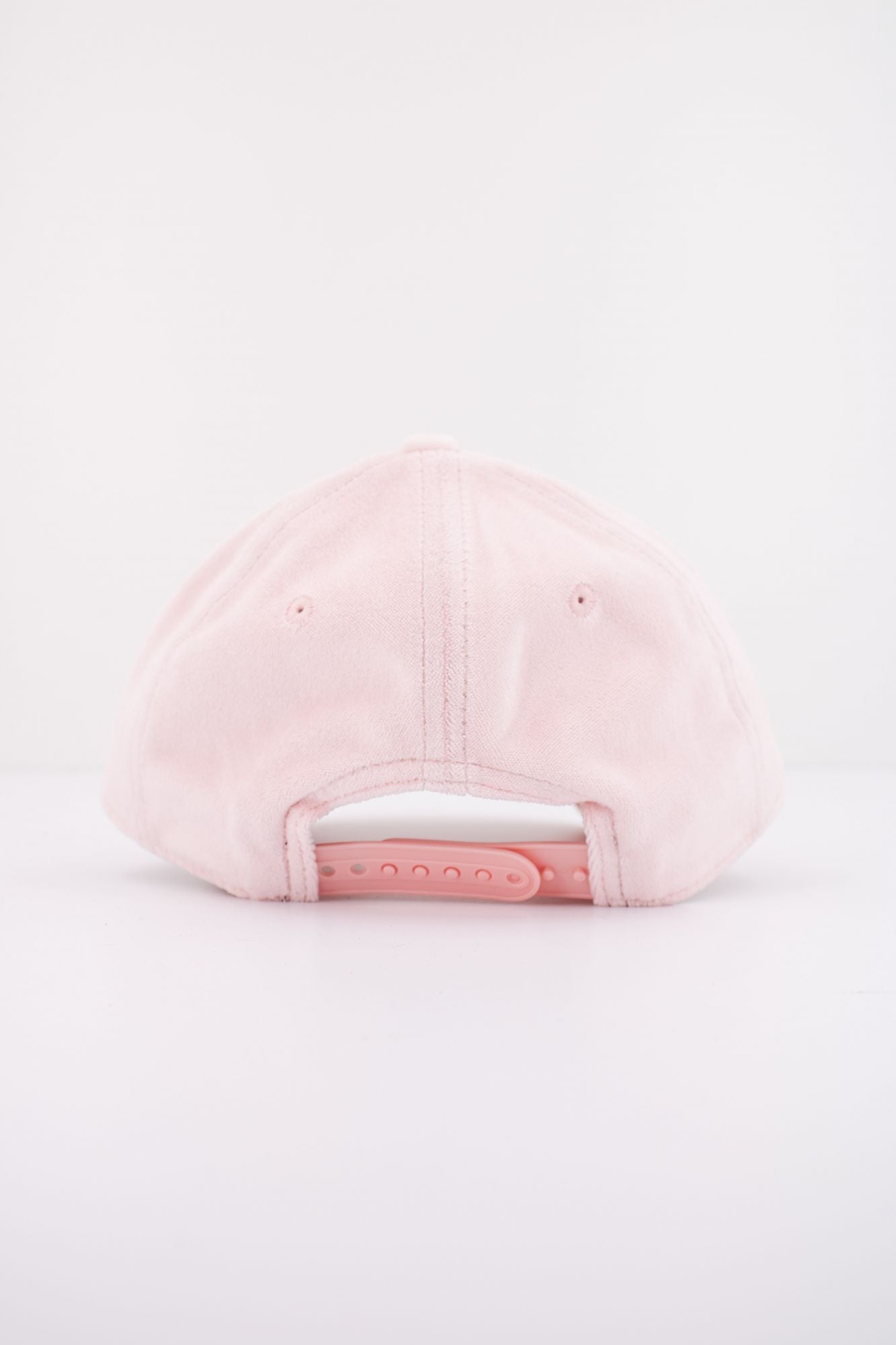 NEW ERA VELOUR 9FORTY OSFM en color ROSA (3)