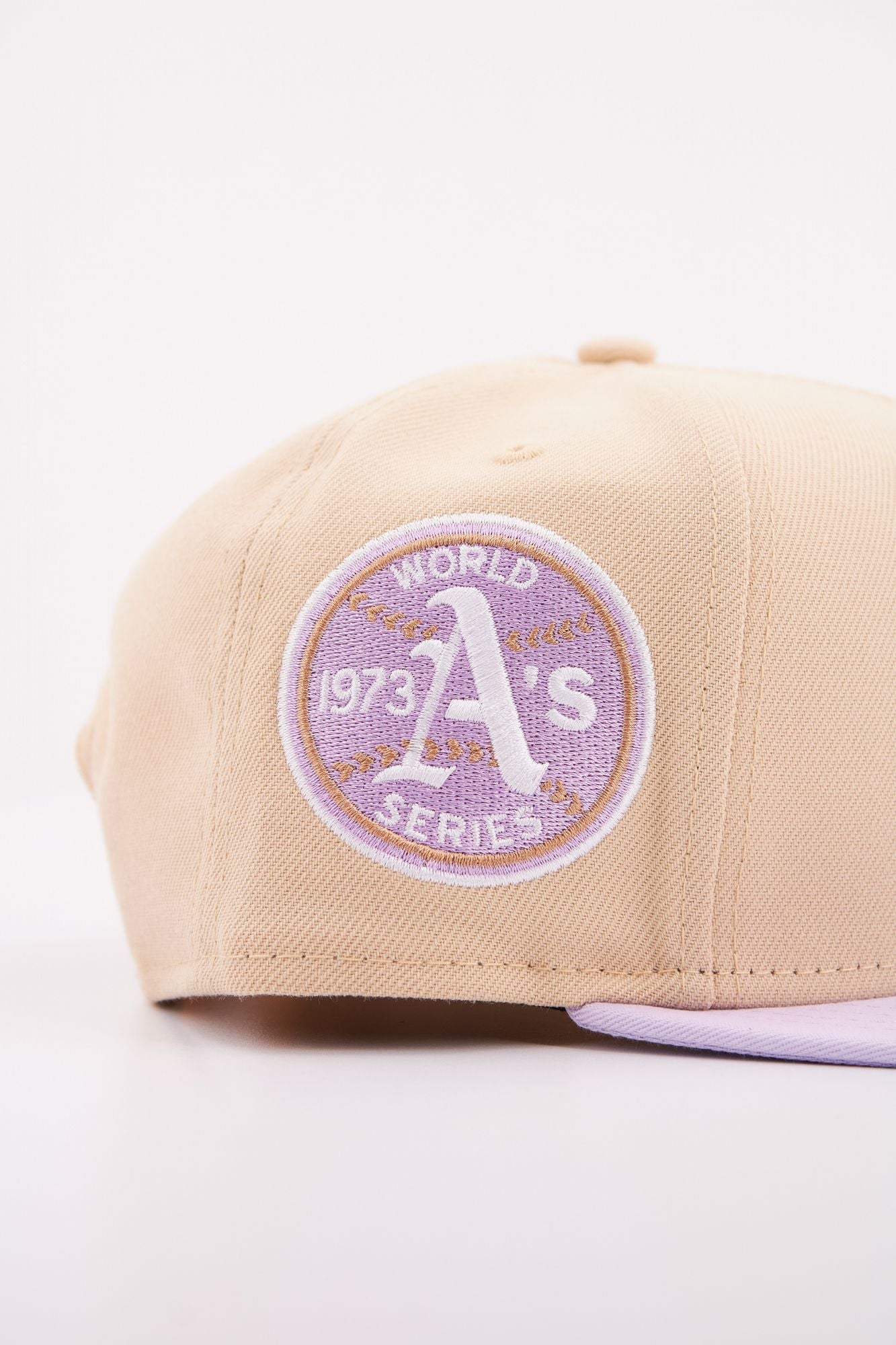 NEW ERA MLB FLORAL 9FIFTY OAKATH en color BEIS (4)