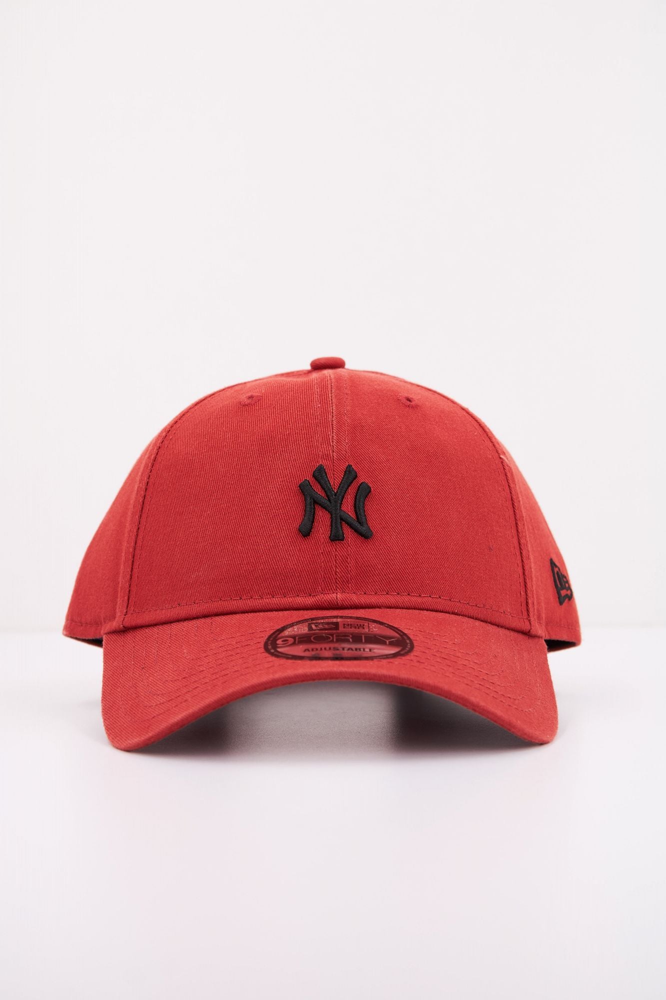NEW ERA NEW YORK YANKEES INRBLK en color ROJO (1)