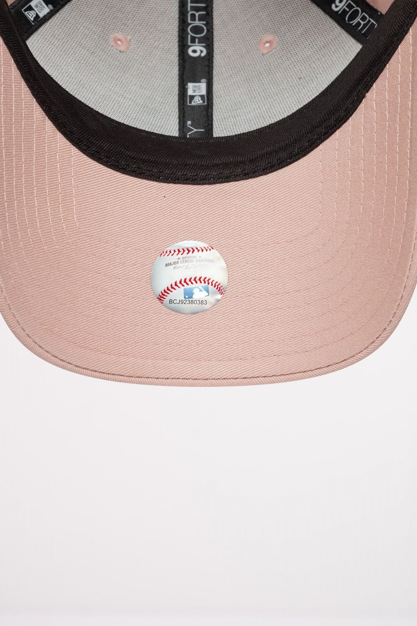 NEW ERA 160908 en color ROSA (5)