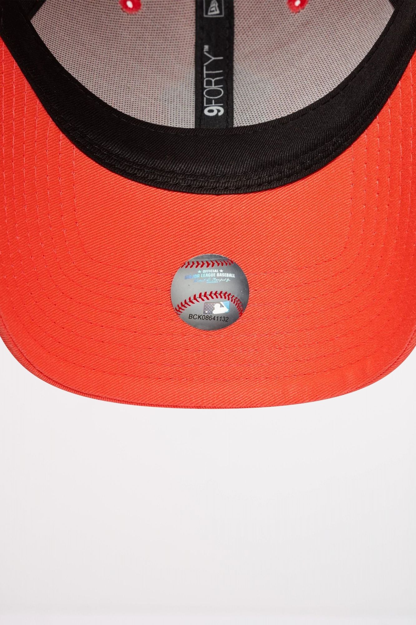 NEW ERA NEW YORK YANKEES TEAM OUTLINE 9FORTY en color ROSA (5)