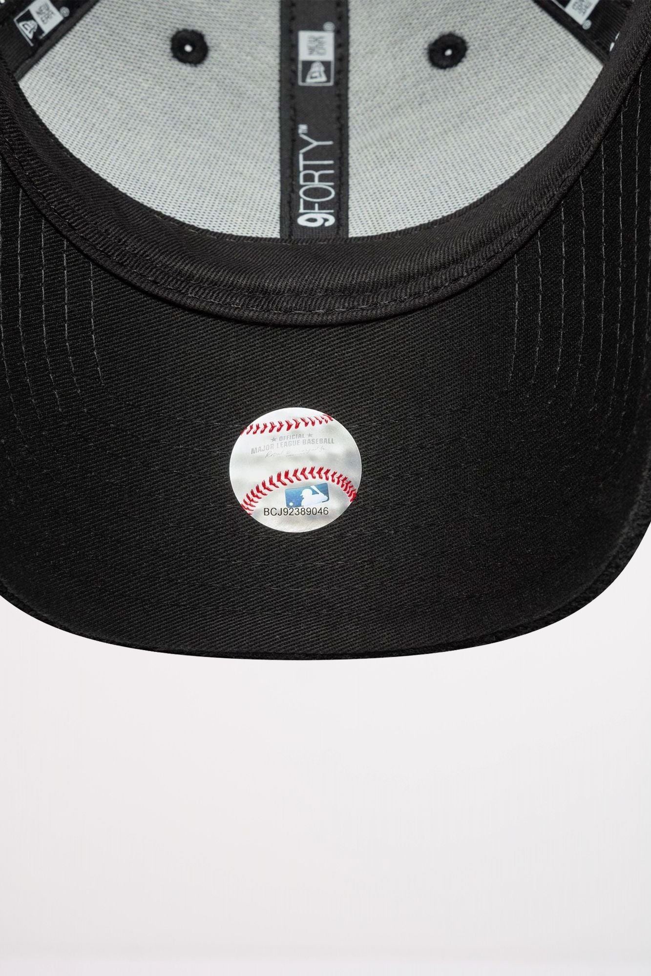 NEW ERA LA DODGERS WOMENS FABRIC BLACK 9FORTY TRUCKER ADJUSTABLE CAP en color NEGRO (5)