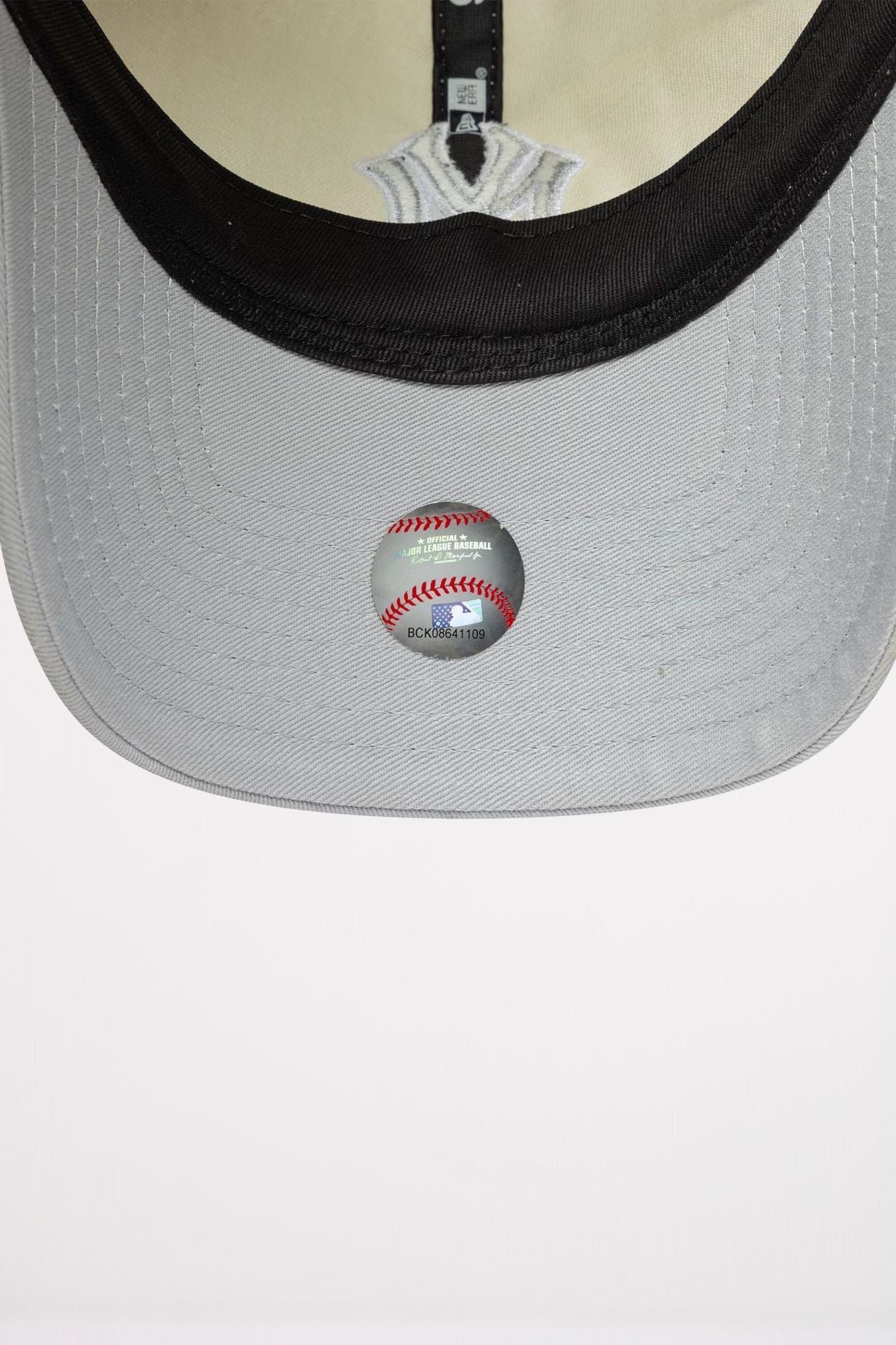 NEW ERA NEW YORK YANKEES COOPERSTOWN MLB WORLD SERIES CREAM 9TWENTY ADJU en color BEIS (6)