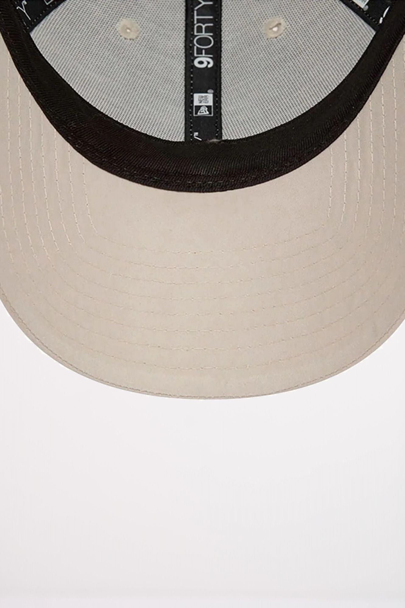 NEW ERA NEW YORK YANKEES FLAWLESS 9FORTY en color BEIS (5)