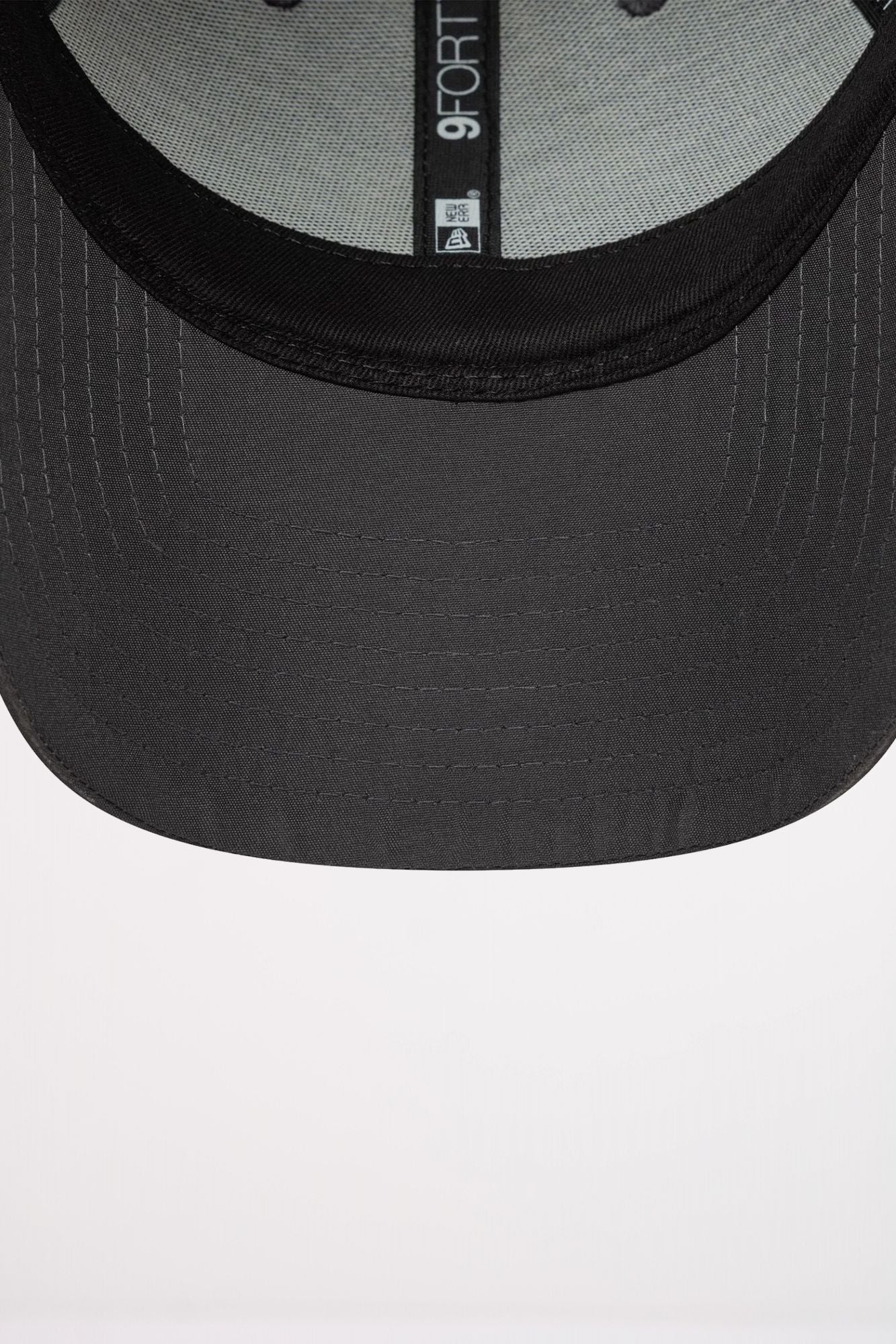 NEW ERA NEW YORK YANKEES MLB FLAWLESS 9FORTY en color GRIS (4)