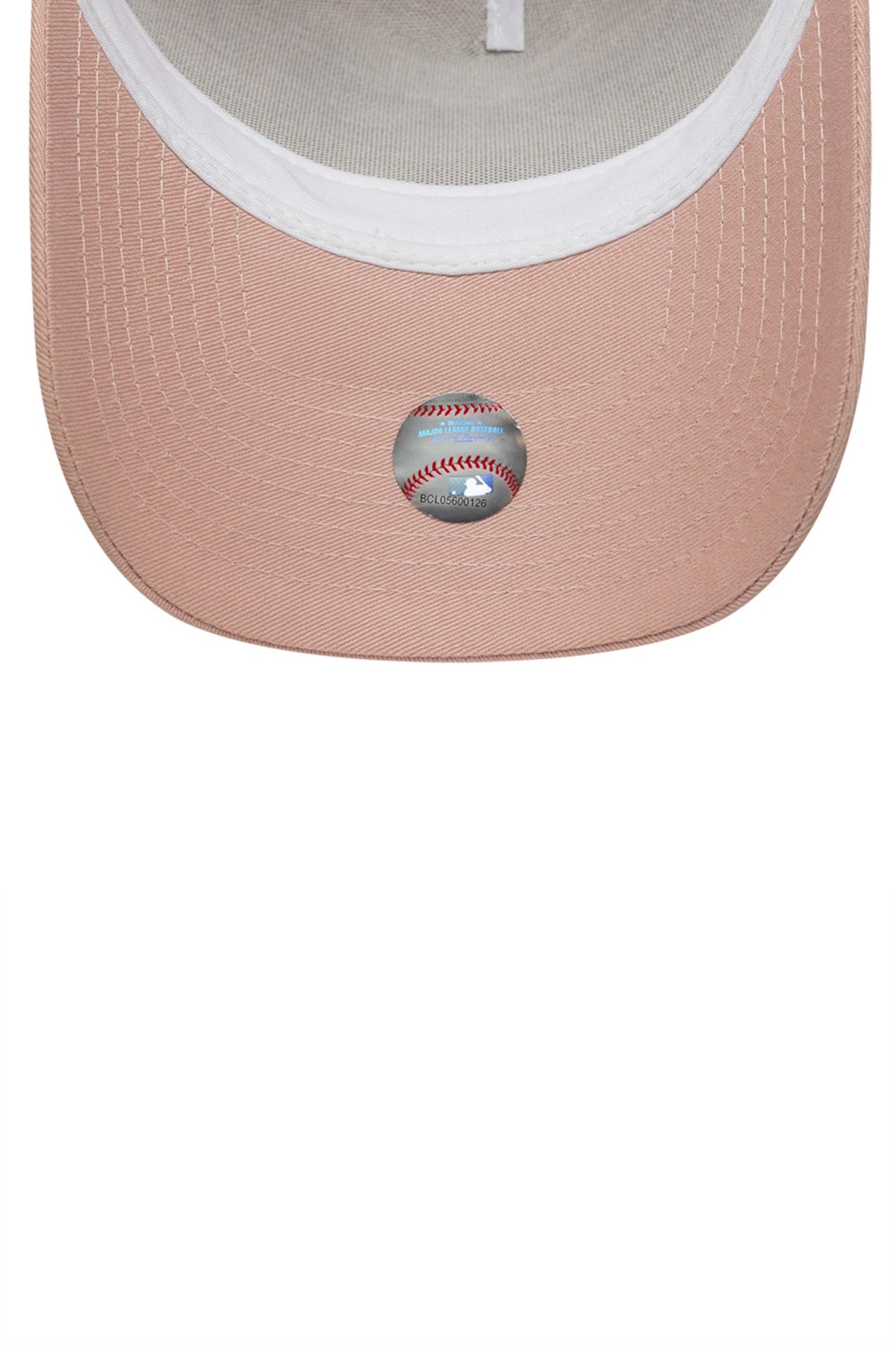 NEW ERA OUTLINE EF TRUCKER NEYYAN PKRWHI en color ROSA (4)