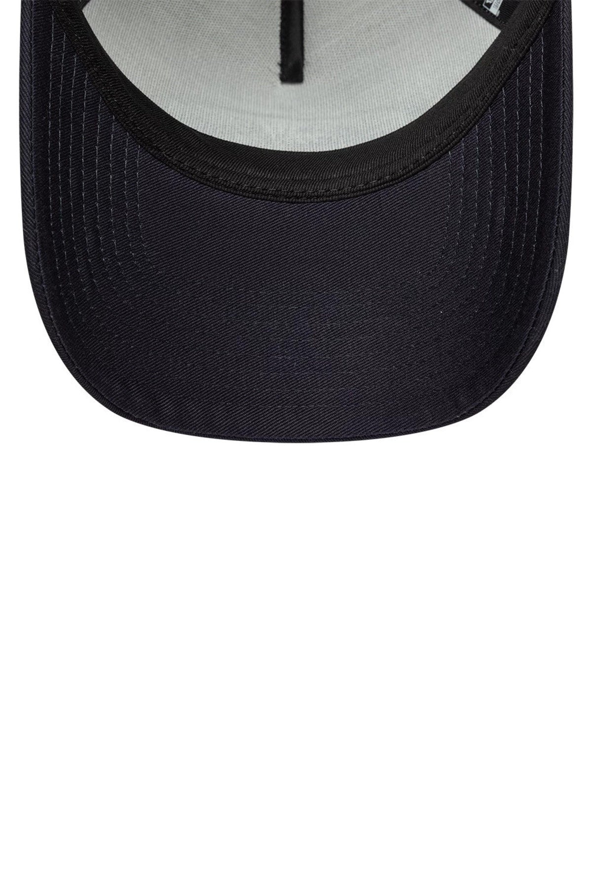 NEW ERA OVAL FOAM PATCH TRUCKER NEWERA en color BEIS (4)