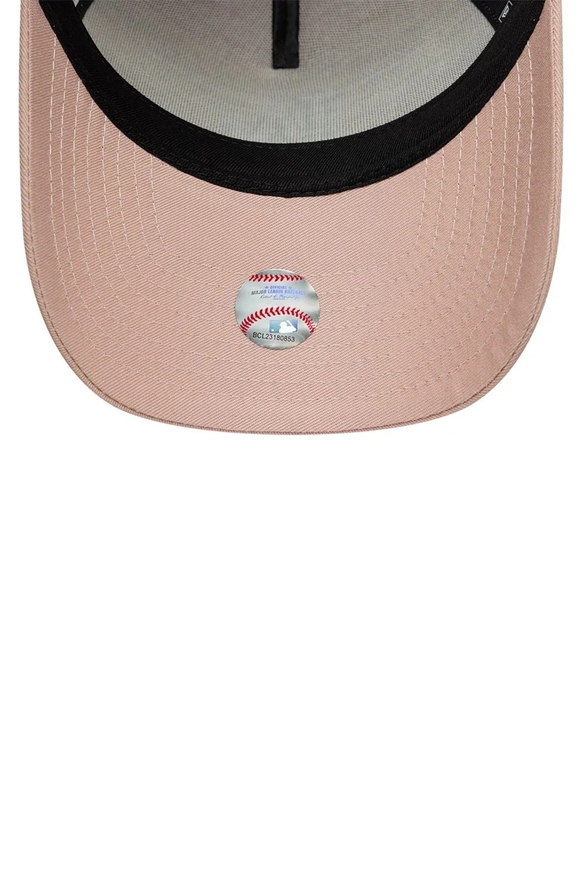 NEW ERA OUTLINE EF TRUCKER LOSDOD en color NUDE (4)