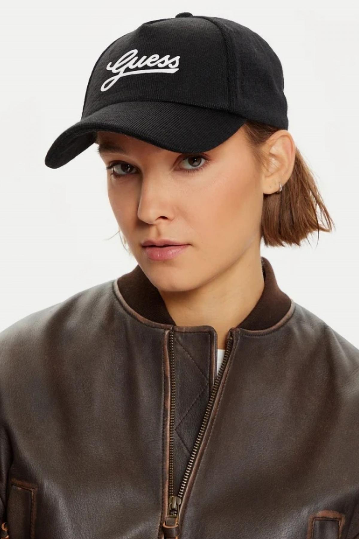 GUESS BASEBALL CAP en color NEGRO (3)