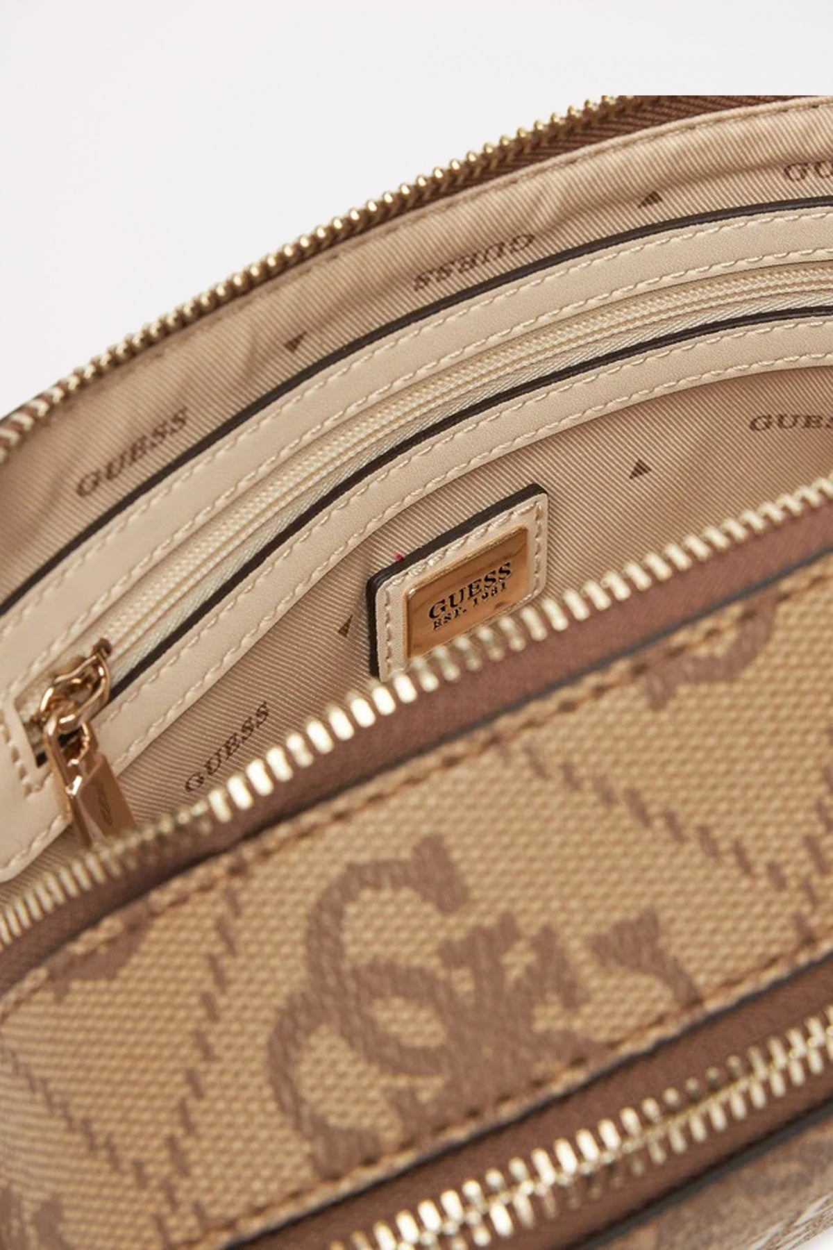 GUESS TOP-HANDLE BAG en color MARRON (3)