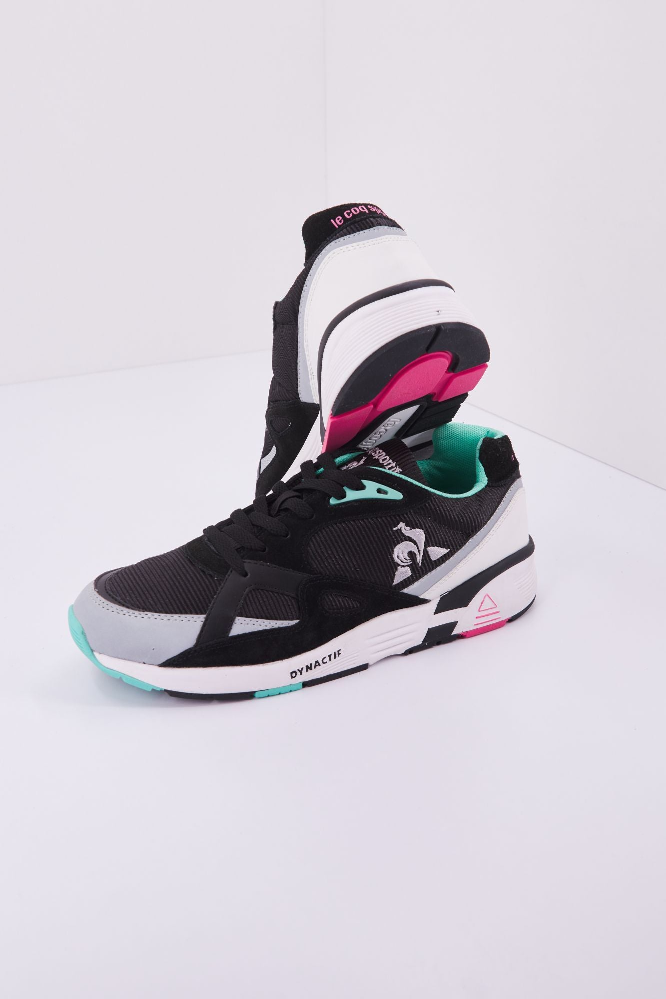 LE COQ SPORTIF LCS R850 en color NEGRO (2)