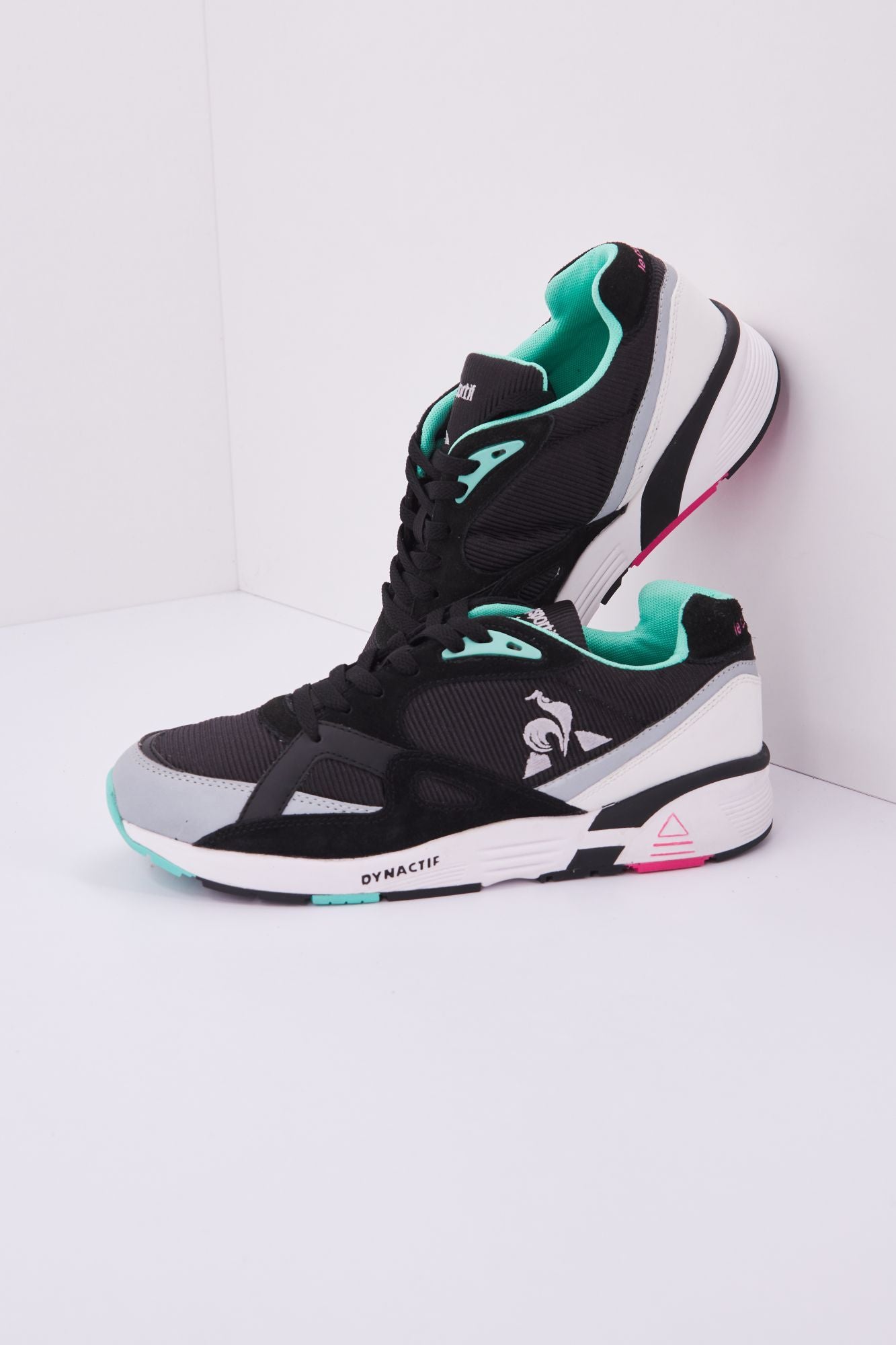 LE COQ SPORTIF LCS R850 en color NEGRO (4)