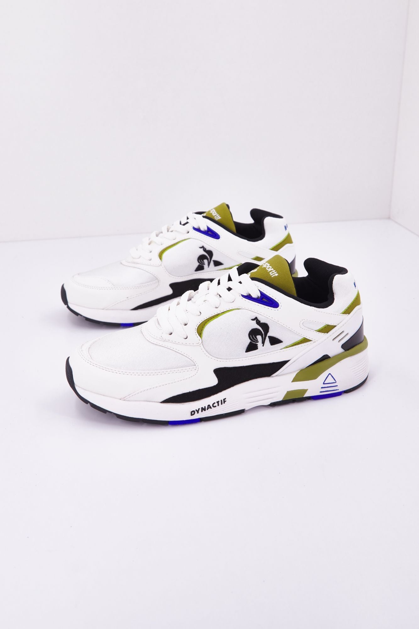 LE COQ SPORTIF LCS R1100 en color BLANCO (1)