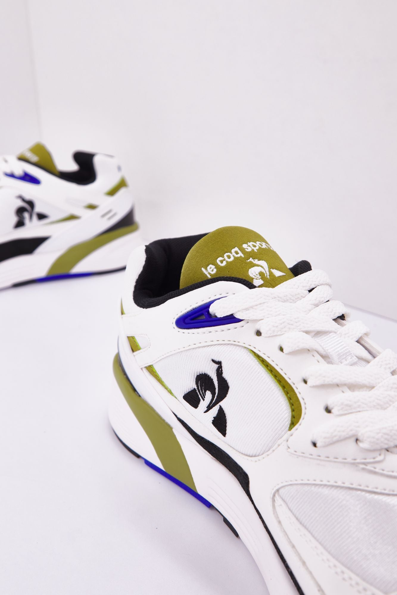 LE COQ SPORTIF LCS R1100 en color BLANCO (4)