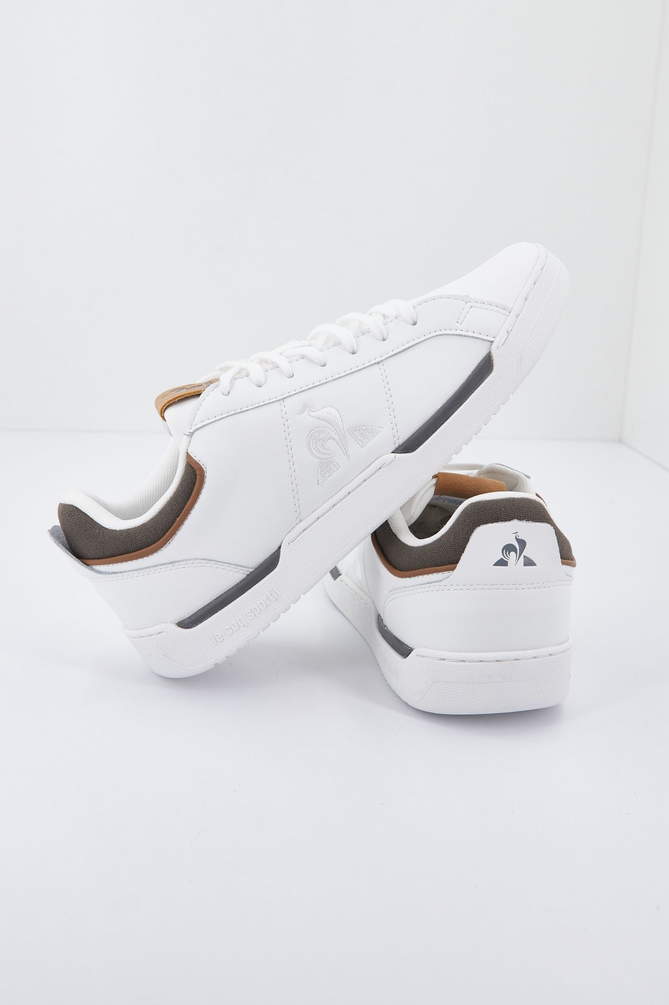 LE COQ SPORTIF STADIUM WORKWEAR LEATHER en color BLANCO (2)