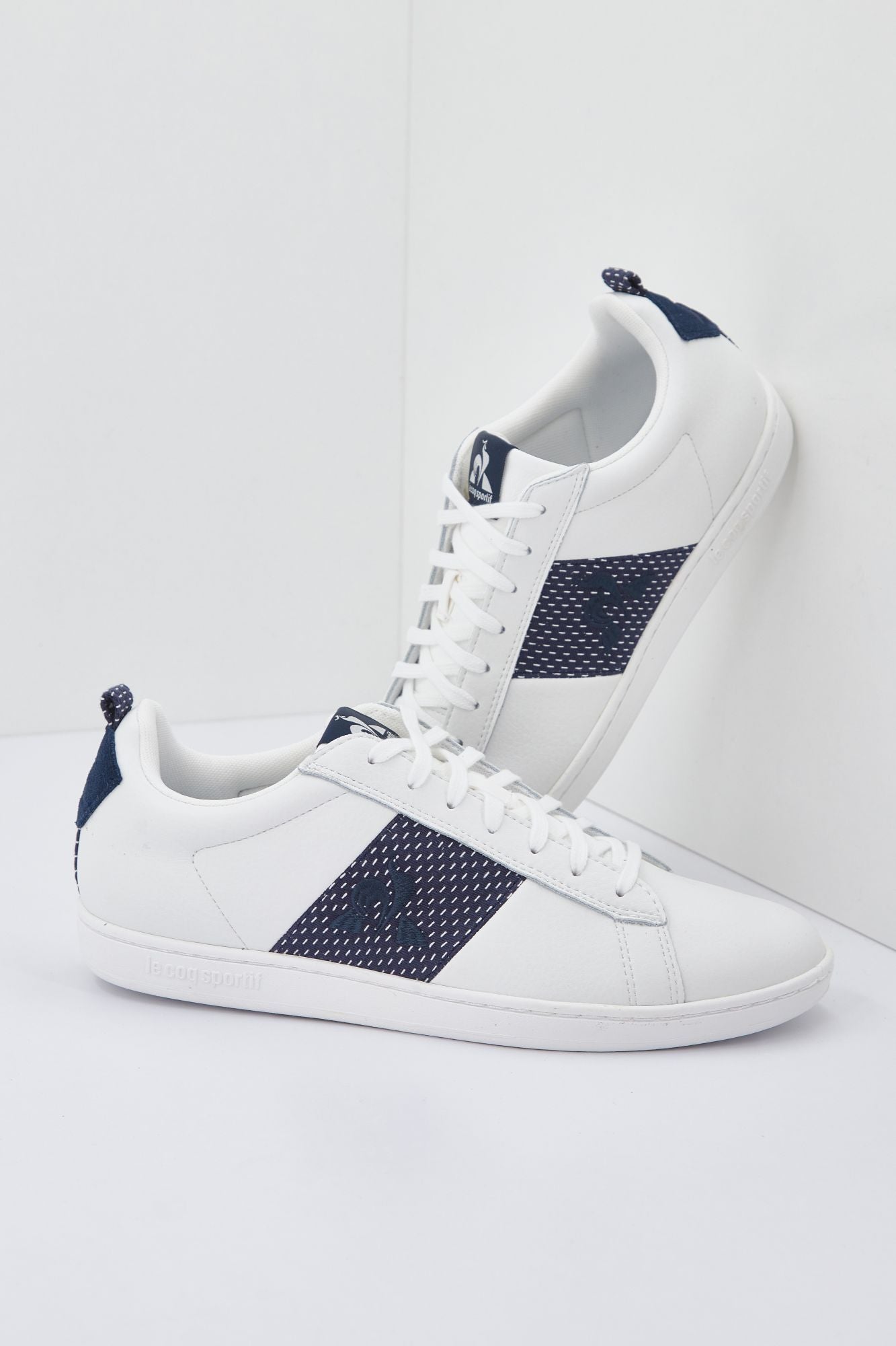 LE COQ SPORTIF COURTCLASSIC SASHIKO en color BLANCO (1)