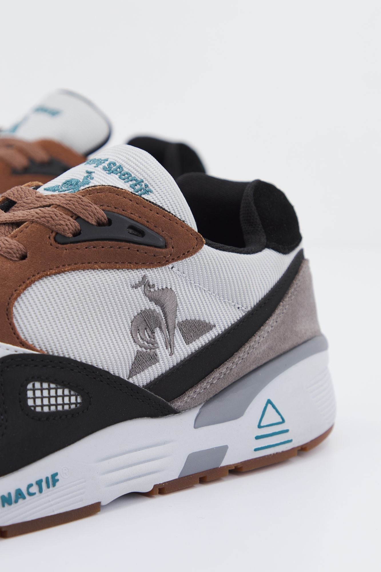 LE COQ SPORTIF LCS R850 WINTER CRAFT en color GRIS (3)