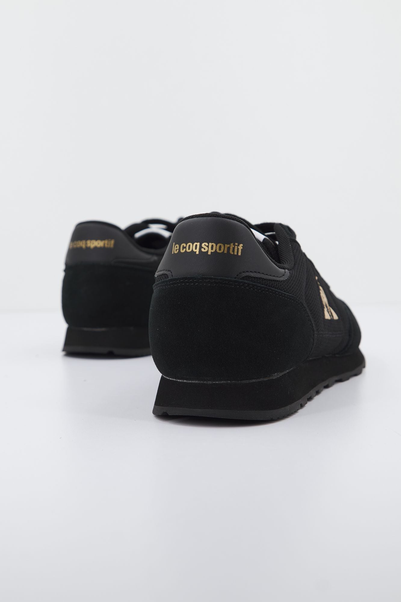 LE COQ SPORTIF ASTRA METALLIC en color NEGRO (3)
