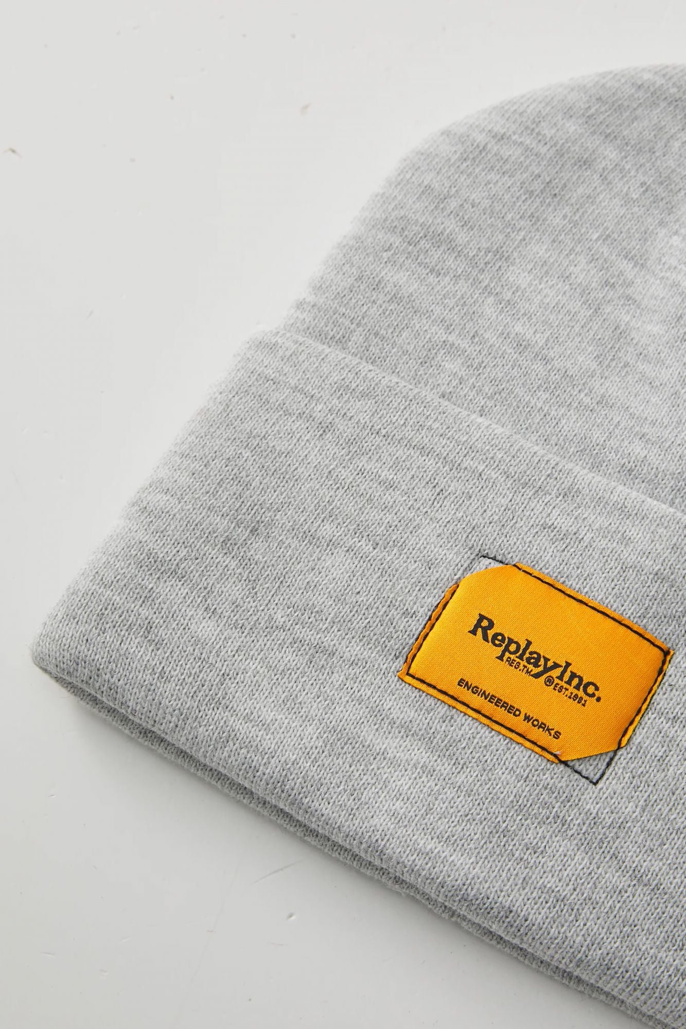 REPLAY BEANIE en color GRIS (3)