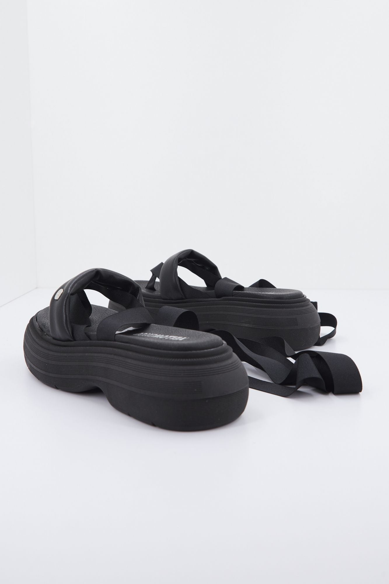 YELLOW DAYTONA en color NEGRO (2)