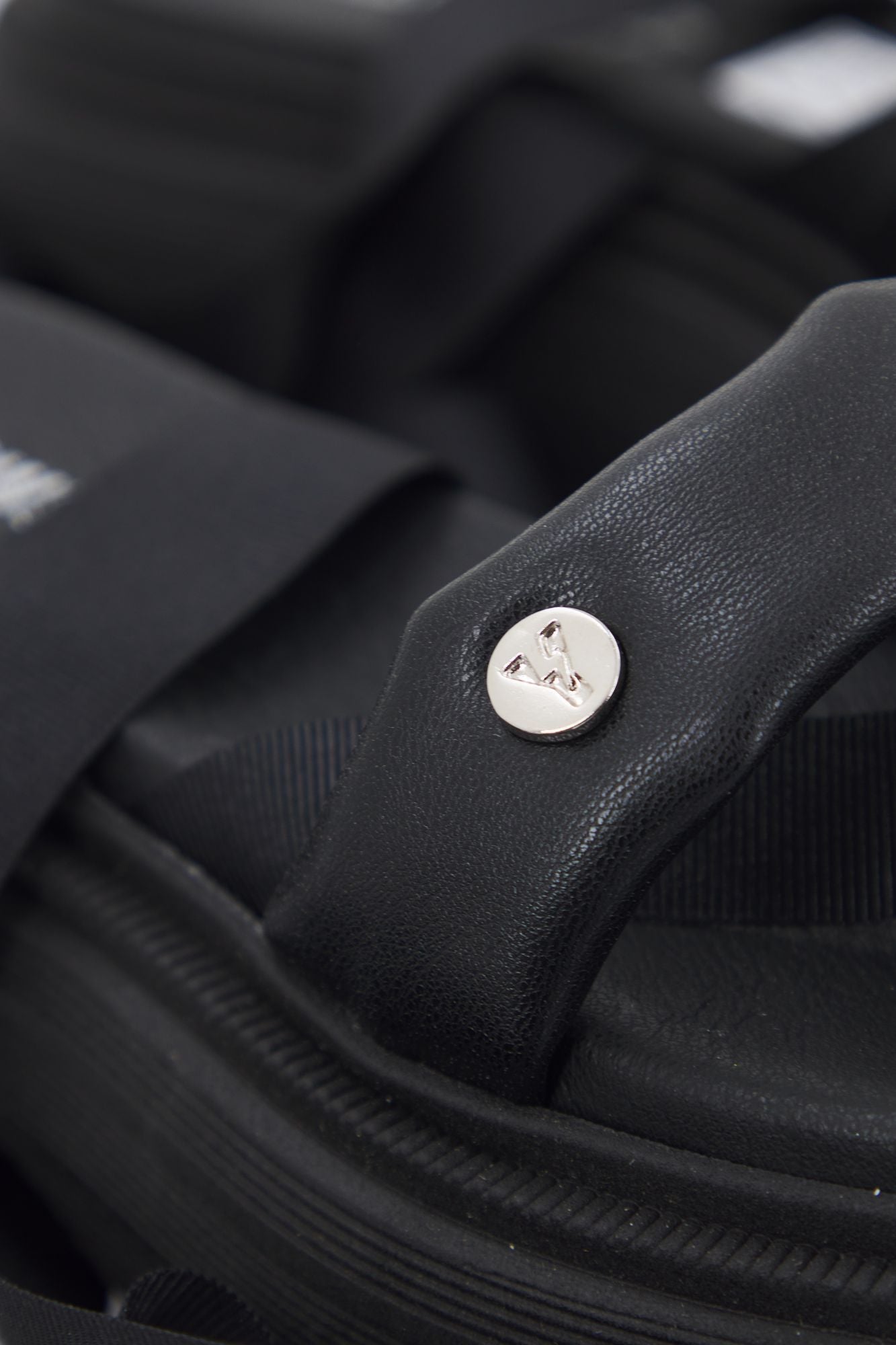 YELLOW DAYTONA en color NEGRO (4)