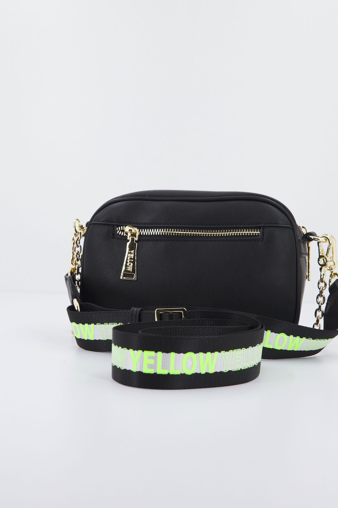 YELLOW PIXEL en color NEGRO (2)