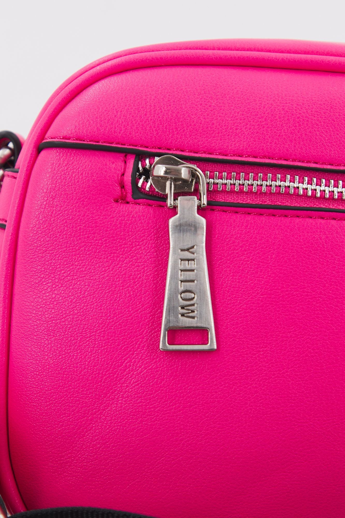 YELLOW PIXEL en color ROSA (3)