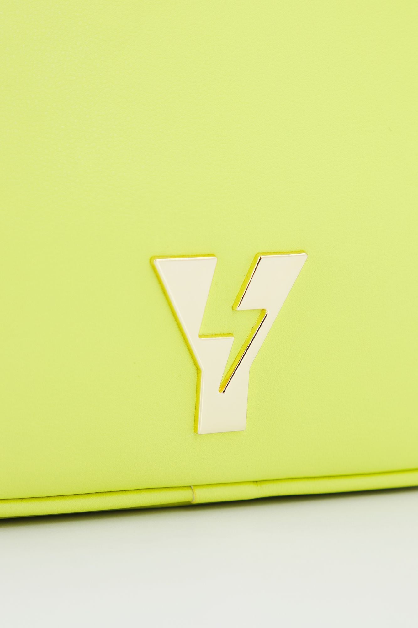 YELLOW PIXEL en color VERDE (3)