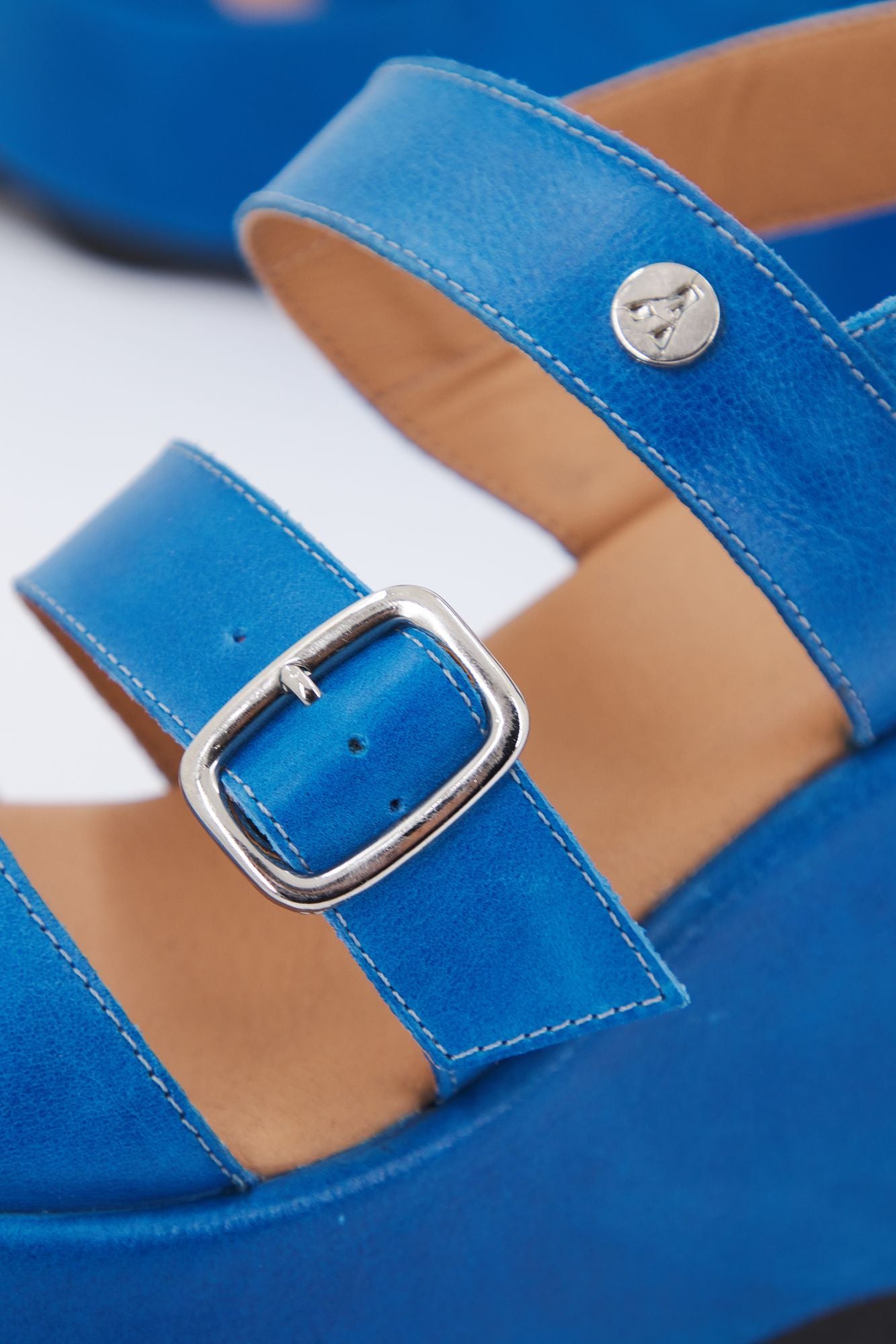 YELLOW CARRIE en color AZUL (4)