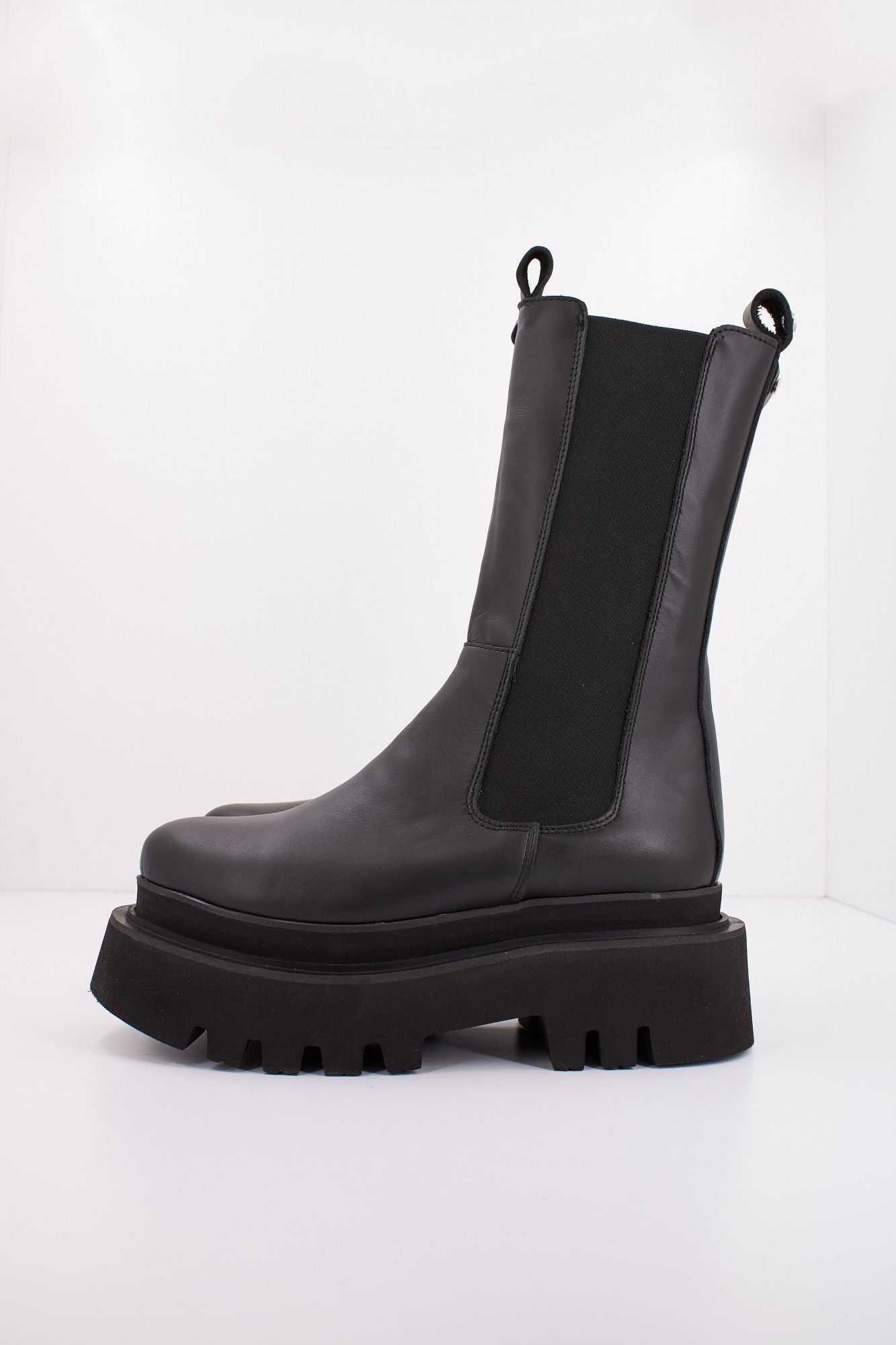 YELLOW CLEVELAND en color NEGRO (1)