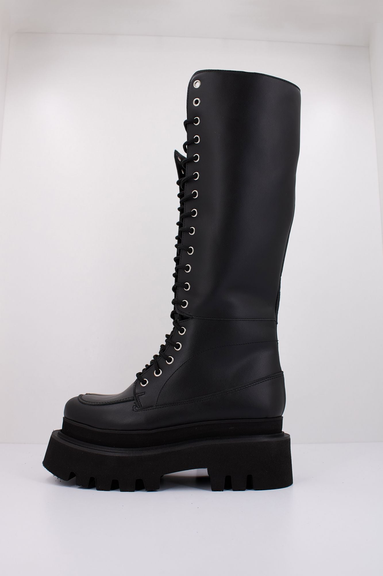 YELLOW ARTHUR en color NEGRO (1)