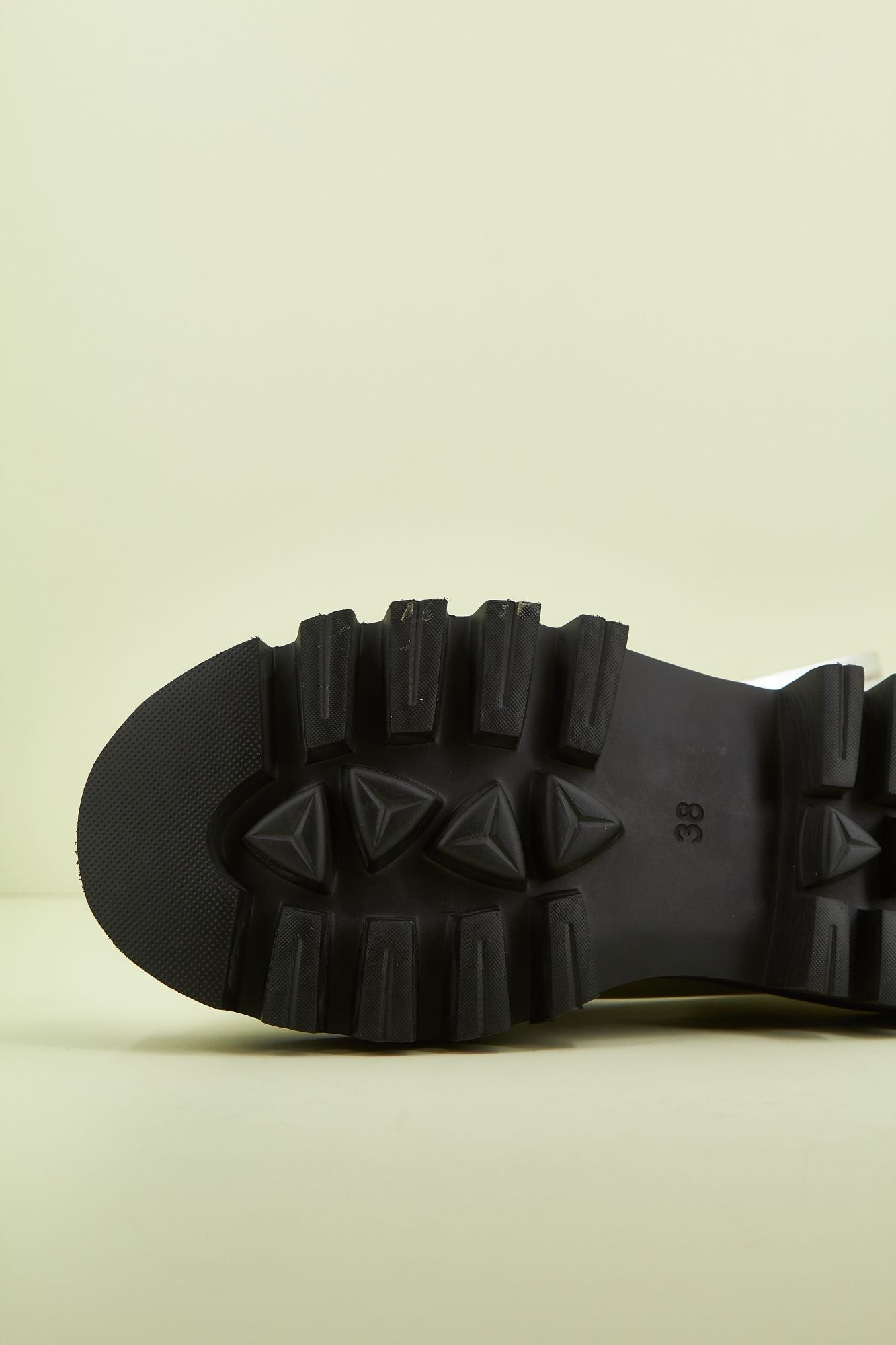 YELLOW CARMEN en color PLATA (4)