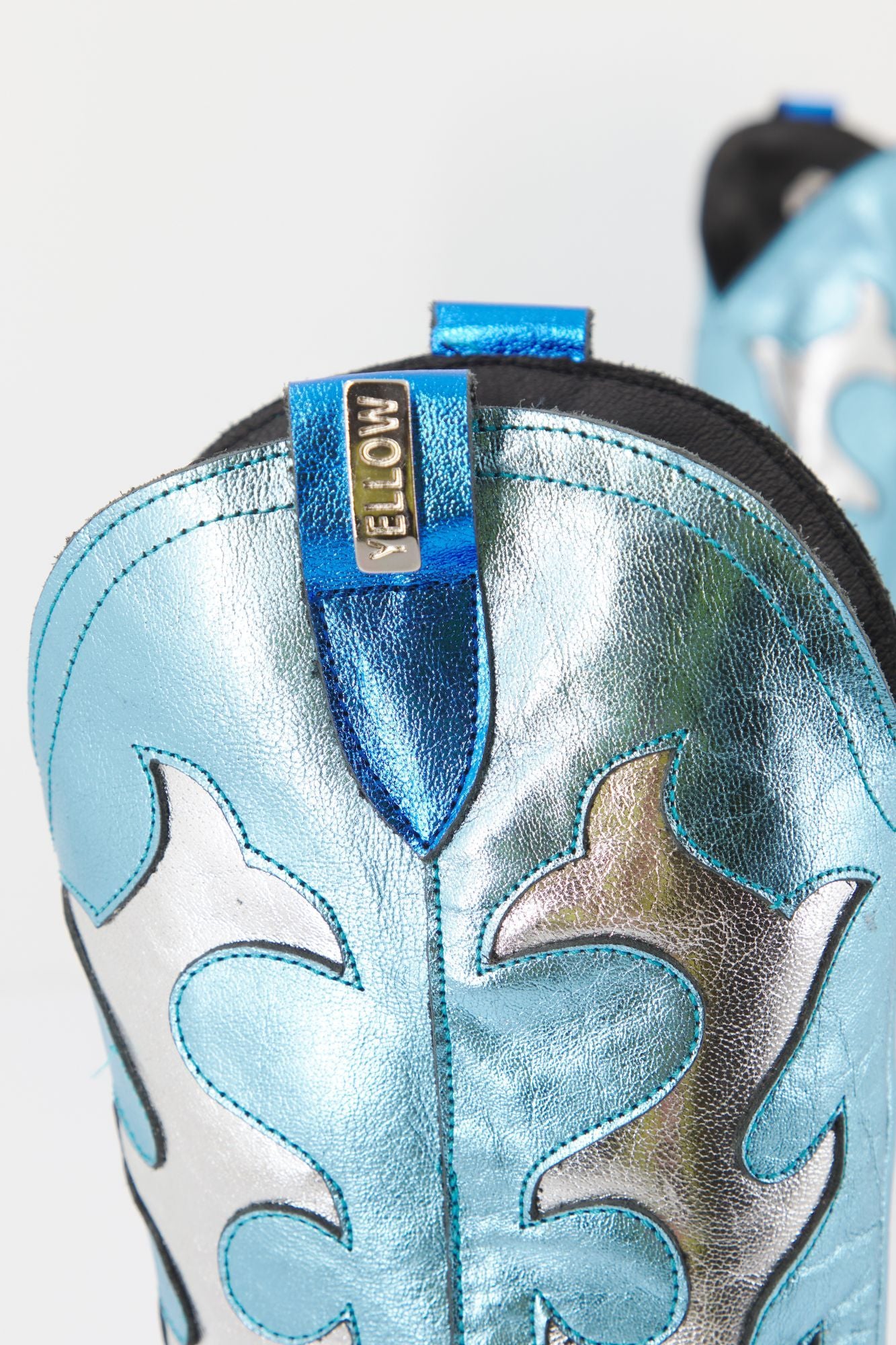 YELLOW FANCY en color AZUL (4)