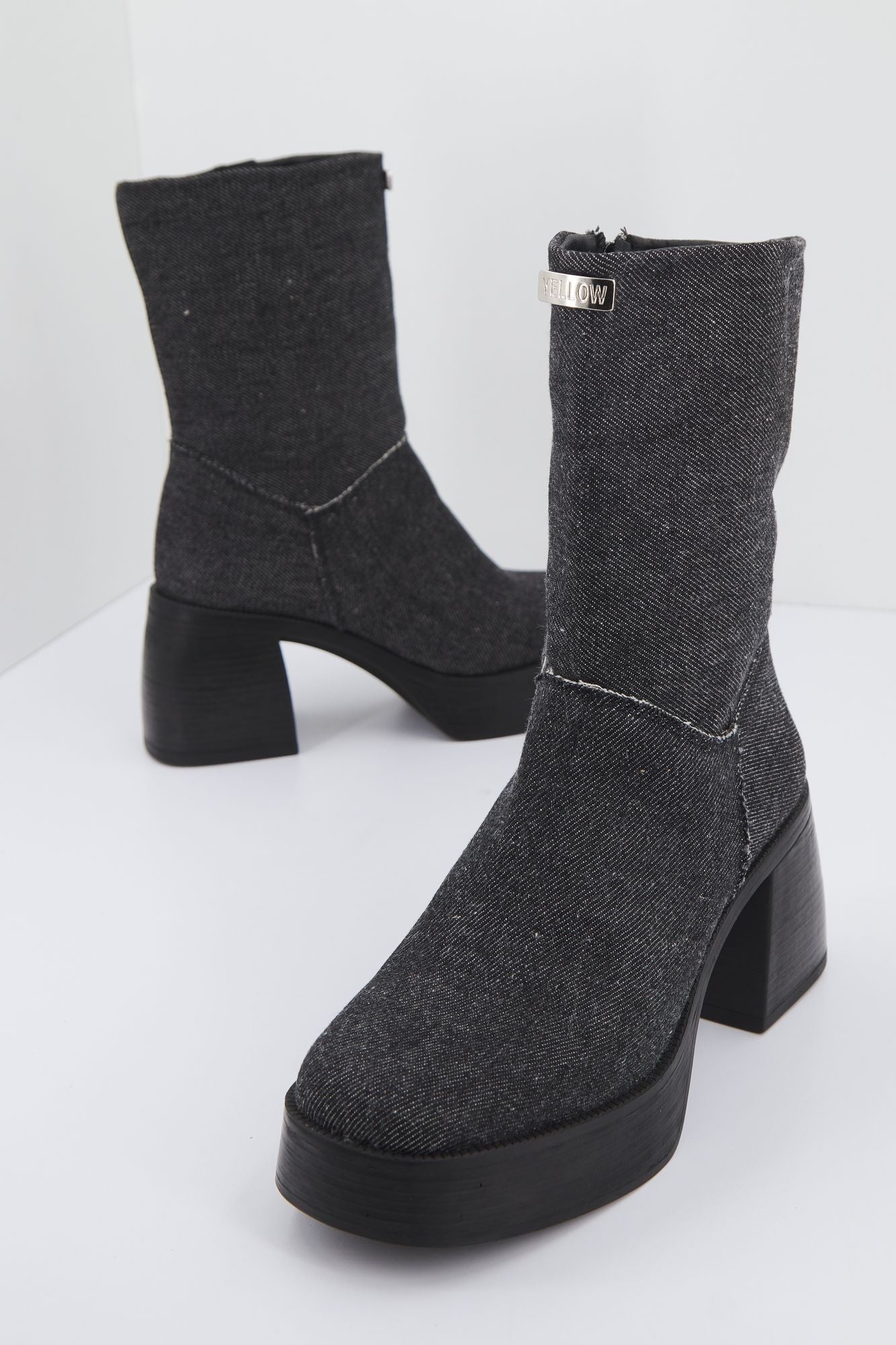 YELLOW STRAUSS en color NEGRO (1)