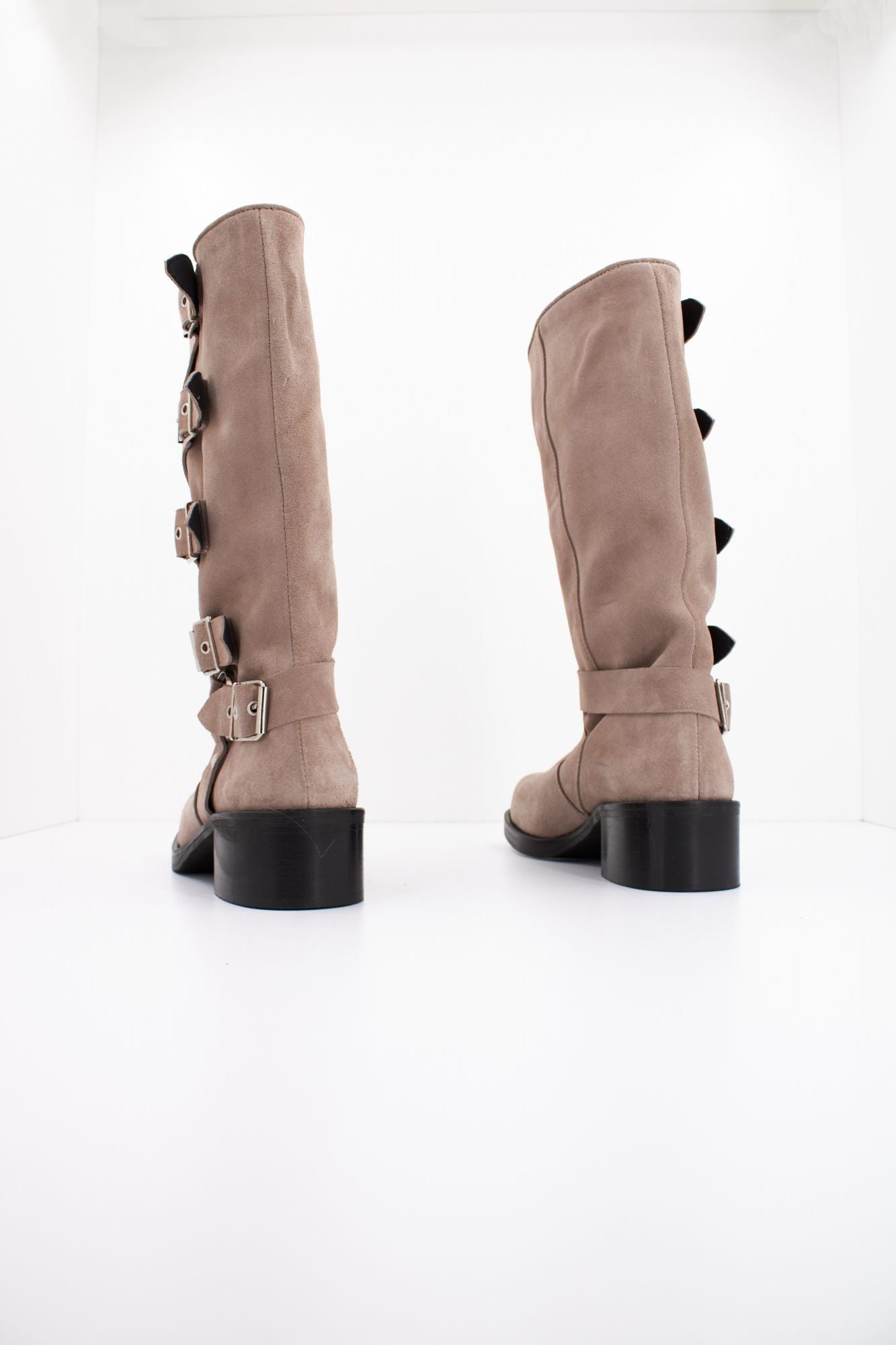 YELLOW LOLA en color GRIS (3)