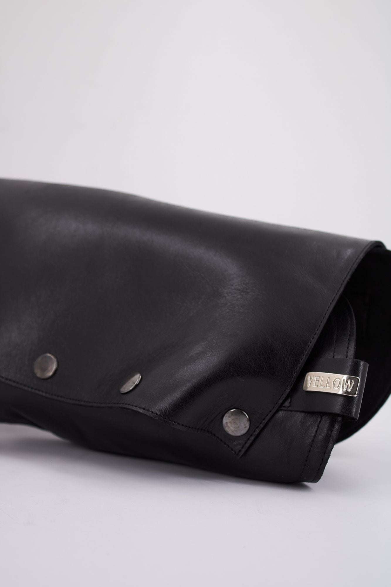 YELLOW GLADIS en color NEGRO (5)