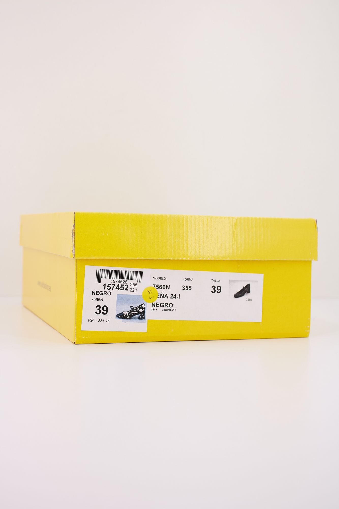 YELLOW PATRICIA en color NEGRO (6)