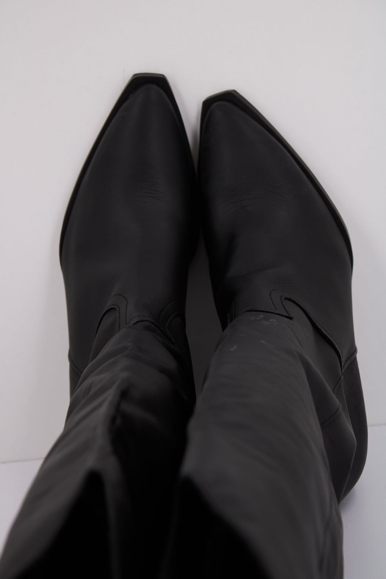 YELLOW MONTANA en color NEGRO (3)