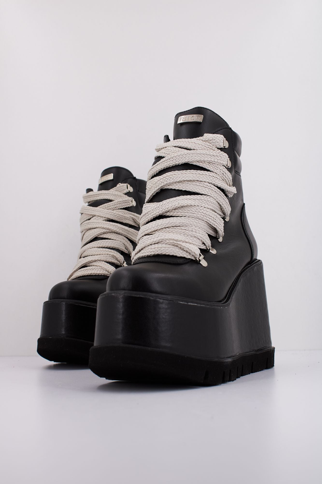 YELLOW DOROTHEA en color NEGRO (2)