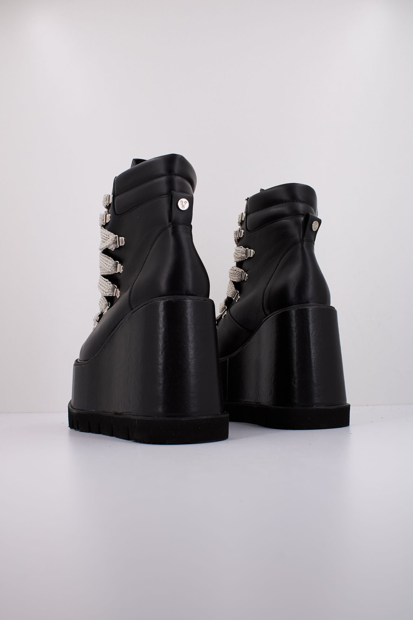 YELLOW DOROTHEA en color NEGRO (4)