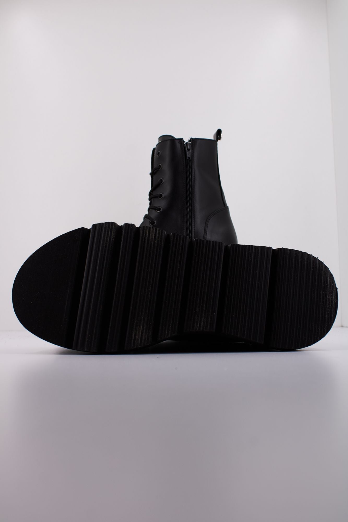 YELLOW ZIGGY en color NEGRO (5)