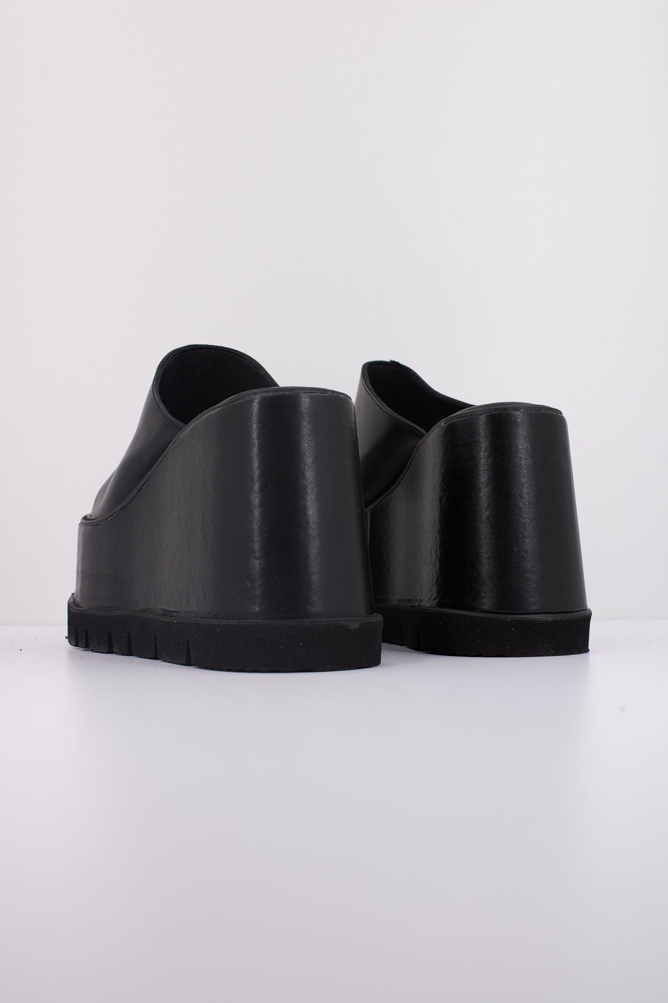 YELLOW SUZY en color NEGRO (4)